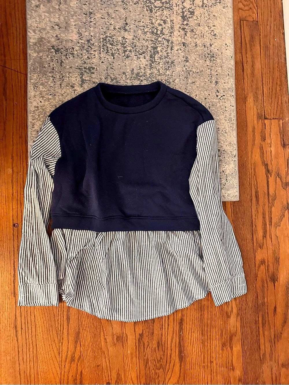 Striped Sleeve Sweatshirt in Black & White Like New